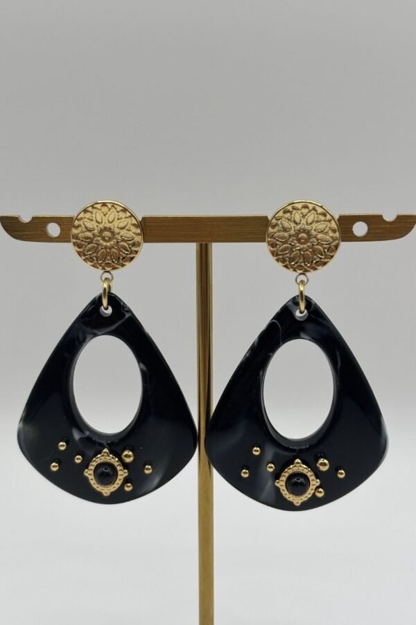 Boucles d'oreilles Gabrielle noir vue de face Boucles d'oreilles Gabrielle noir vue de face