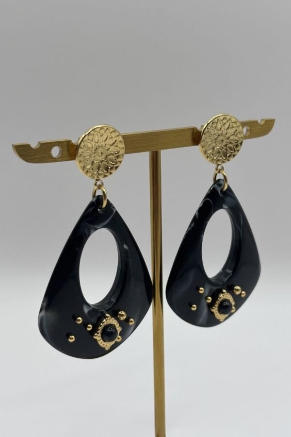 Boucles d'oreilles Gabrielle noir vue de côté Boucles d'oreilles Gabrielle noir vue de côté