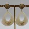 Boucles d'oreilles Gabrielle beige vue de face