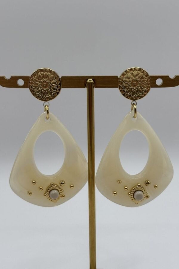Boucles d'oreilles Gabrielle beige vue de face