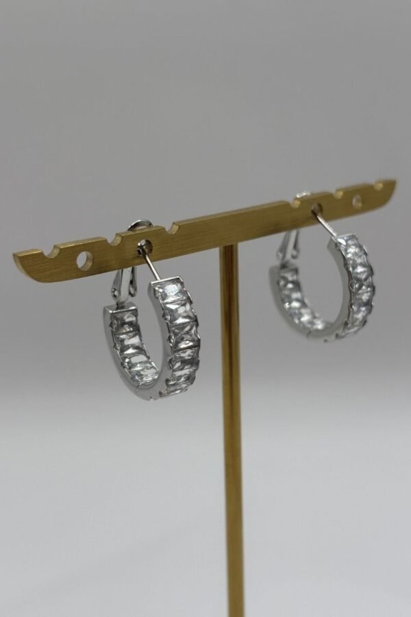 Boucles d'oreilles Lia argenté vue de côté