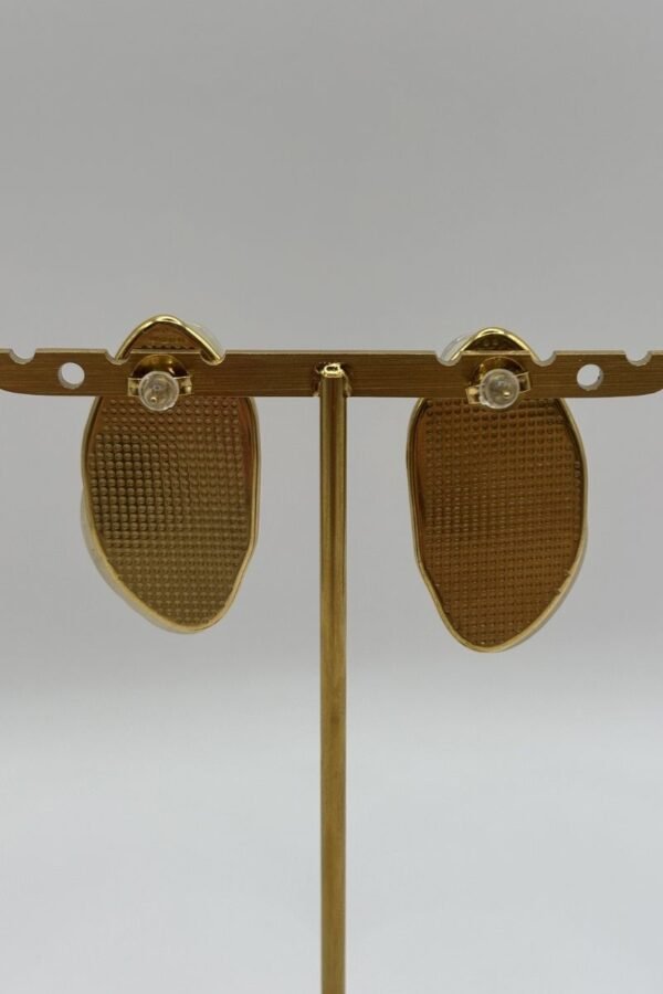 Boucles d'oreilles Maria beige vue de dos