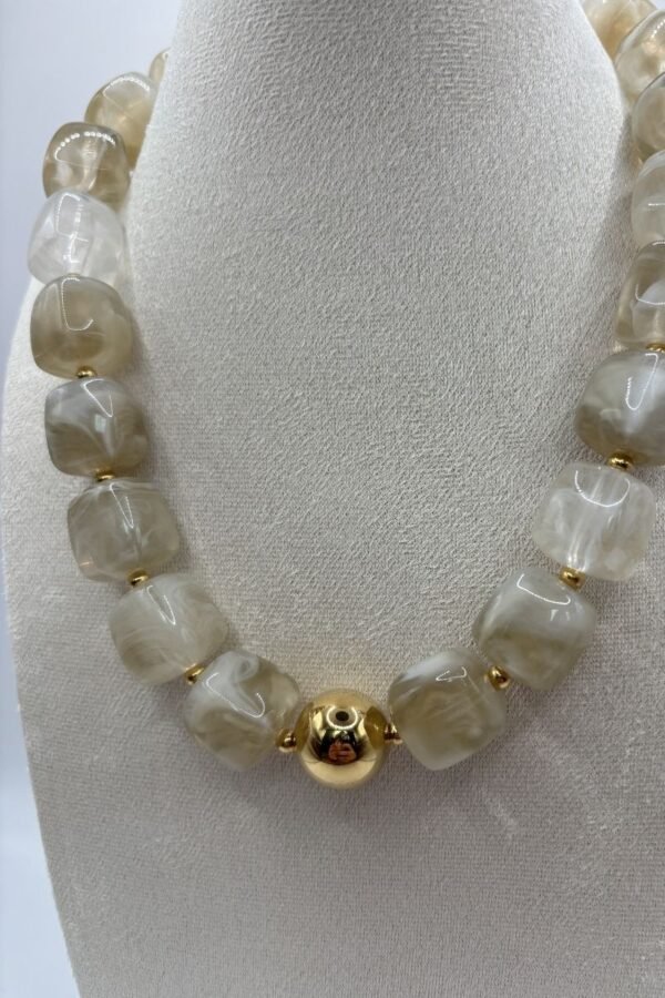 Collier Nadia nacré zoom Collier Nadia nacré zoom