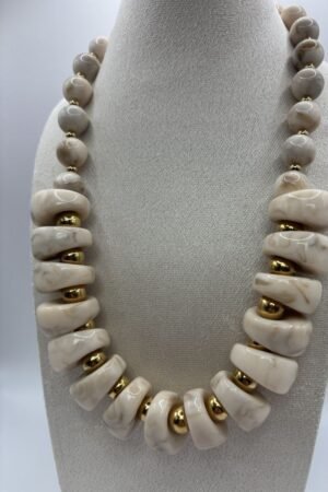 Collier Brigitte beige zoom Collier Brigitte beige zoom