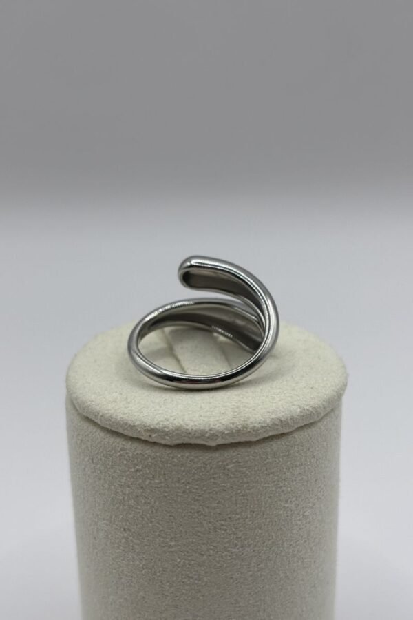 Bague Maëlle argenté petit modèle vue de dos Bague Maëlle argenté petit modèle vue de dos