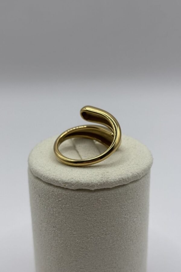 Bague Maëlle doré petit modèle vue de dos Bague Maëlle doré petit modèle vue de dos