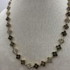 Collier Flora noir zoom Collier Flora noir zoom