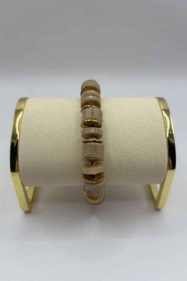 Bracelet Maëna beige vue de face Bracelet Maëna beige vue de face