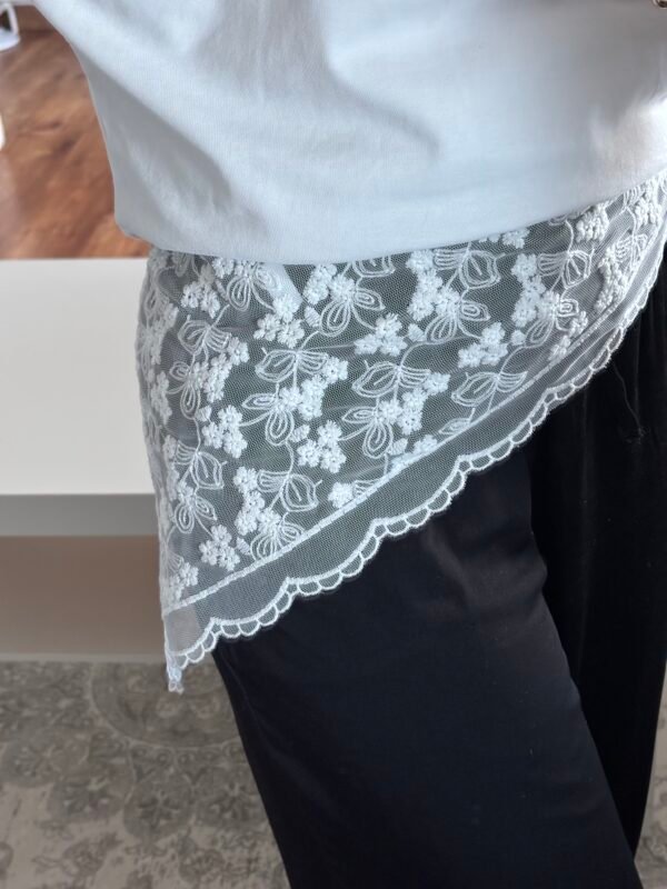 Foulard en dentelle